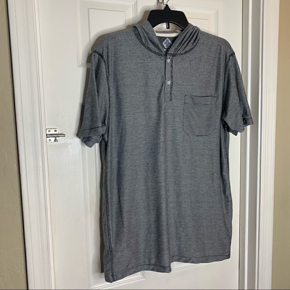 Swiss Cross Hooded Short Sleeve Shirt Size Large